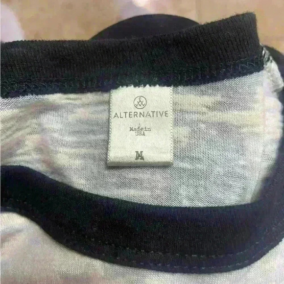 Cute baseball tee. “Just Call me the Big Chief”. Grey with black sleeves. Size M - Picture 3 of 3